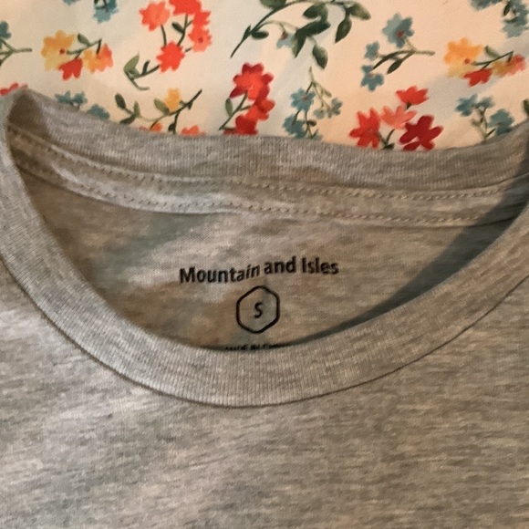 MOUNTAIN and Isles tee - Picture 2 of 4